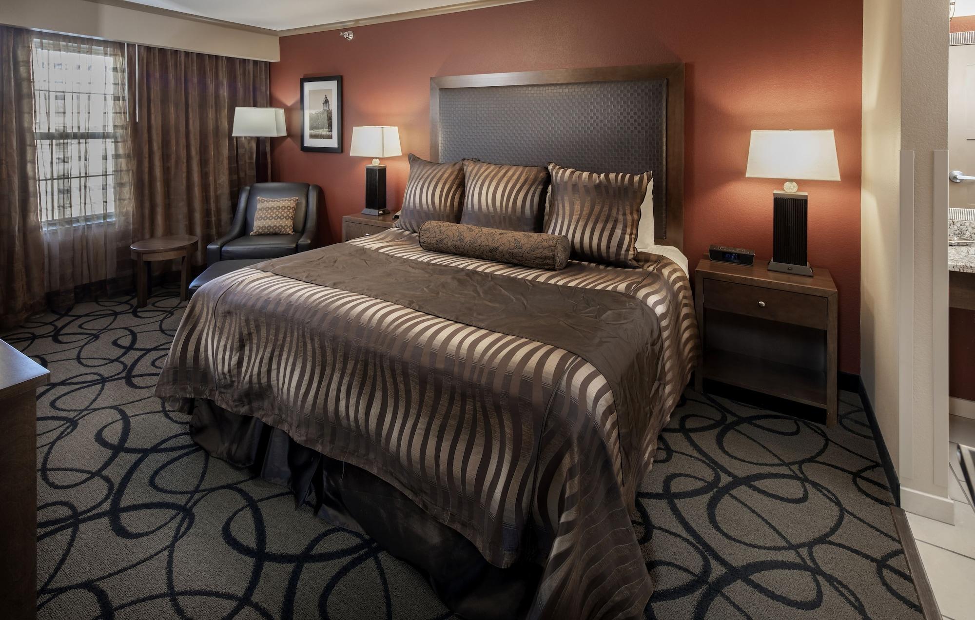 Clubhouse Hotel And Suites Pierre Luaran gambar