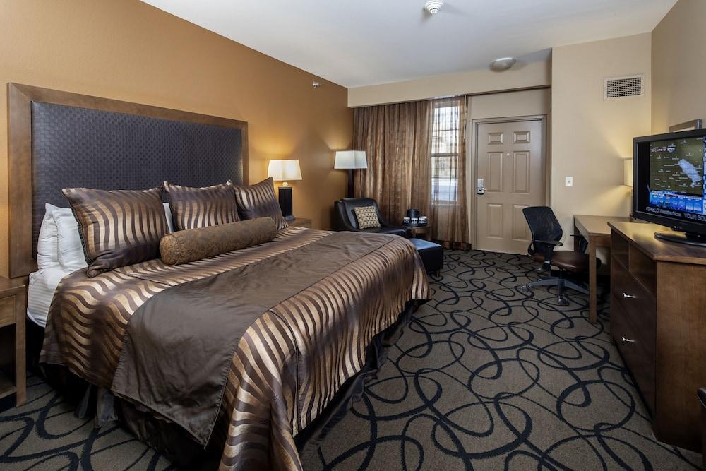 Clubhouse Hotel And Suites Pierre Luaran gambar