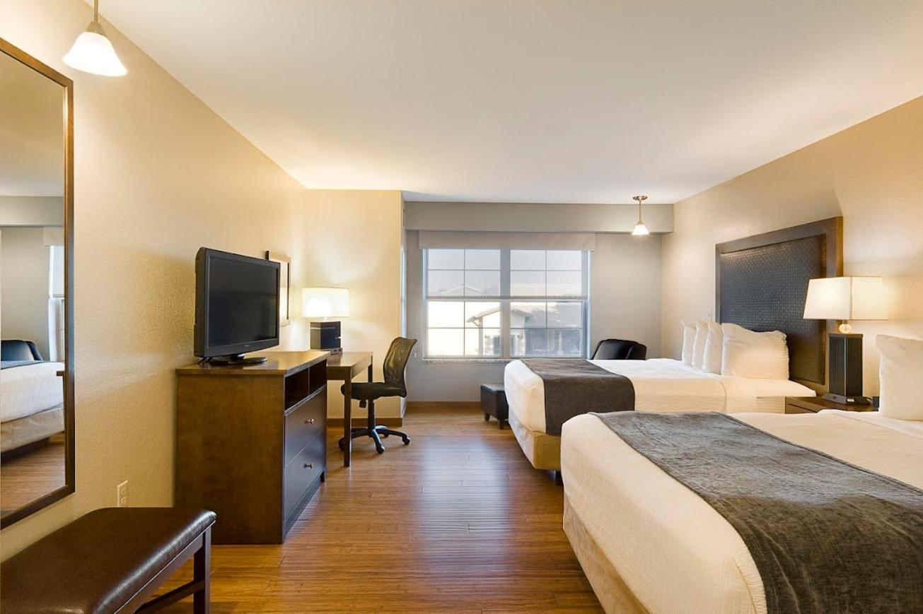 Clubhouse Hotel And Suites Pierre Luaran gambar