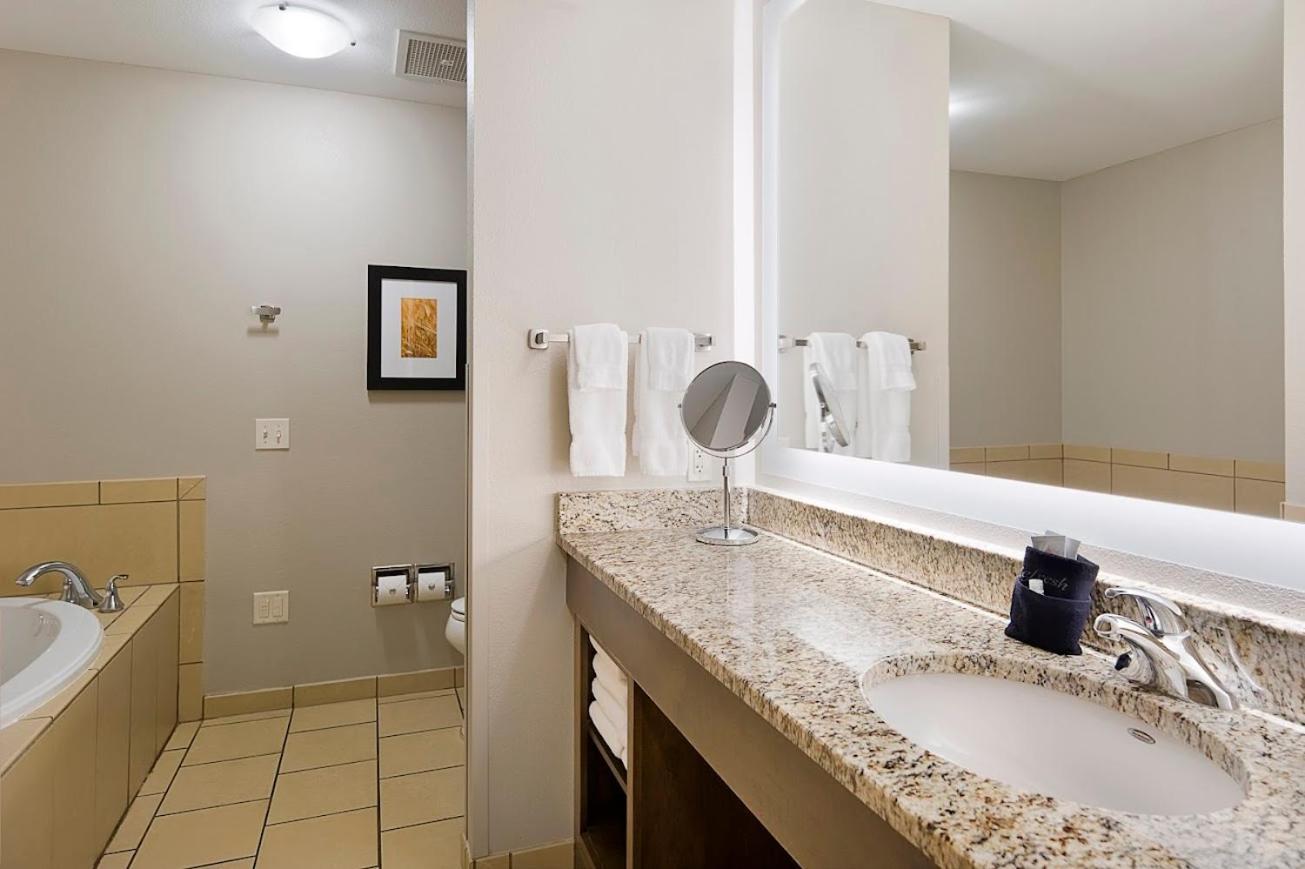 Clubhouse Hotel And Suites Pierre Luaran gambar