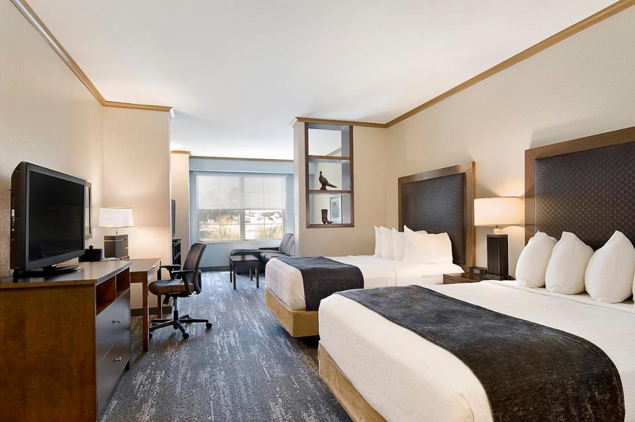 Clubhouse Hotel And Suites Pierre Luaran gambar