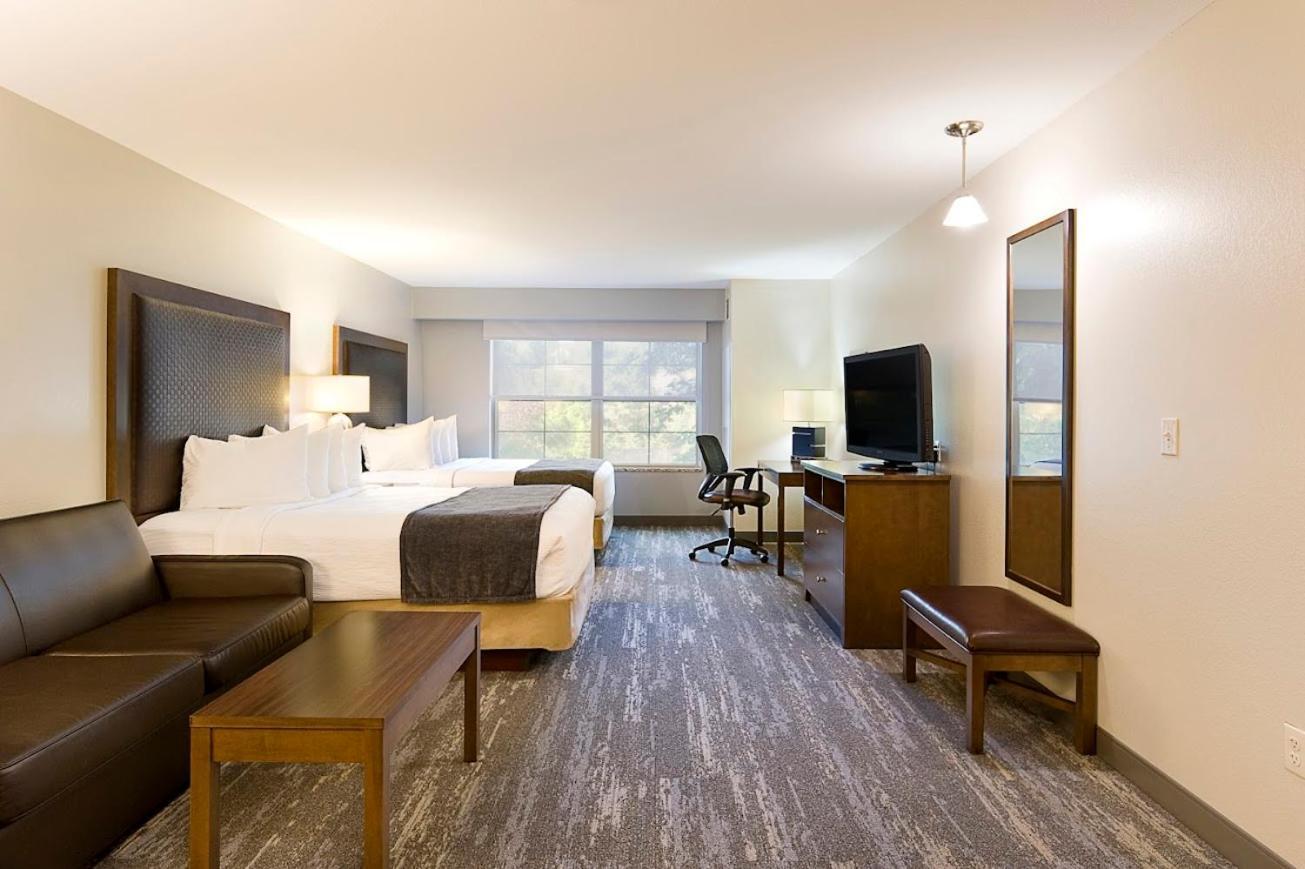 Clubhouse Hotel And Suites Pierre Luaran gambar