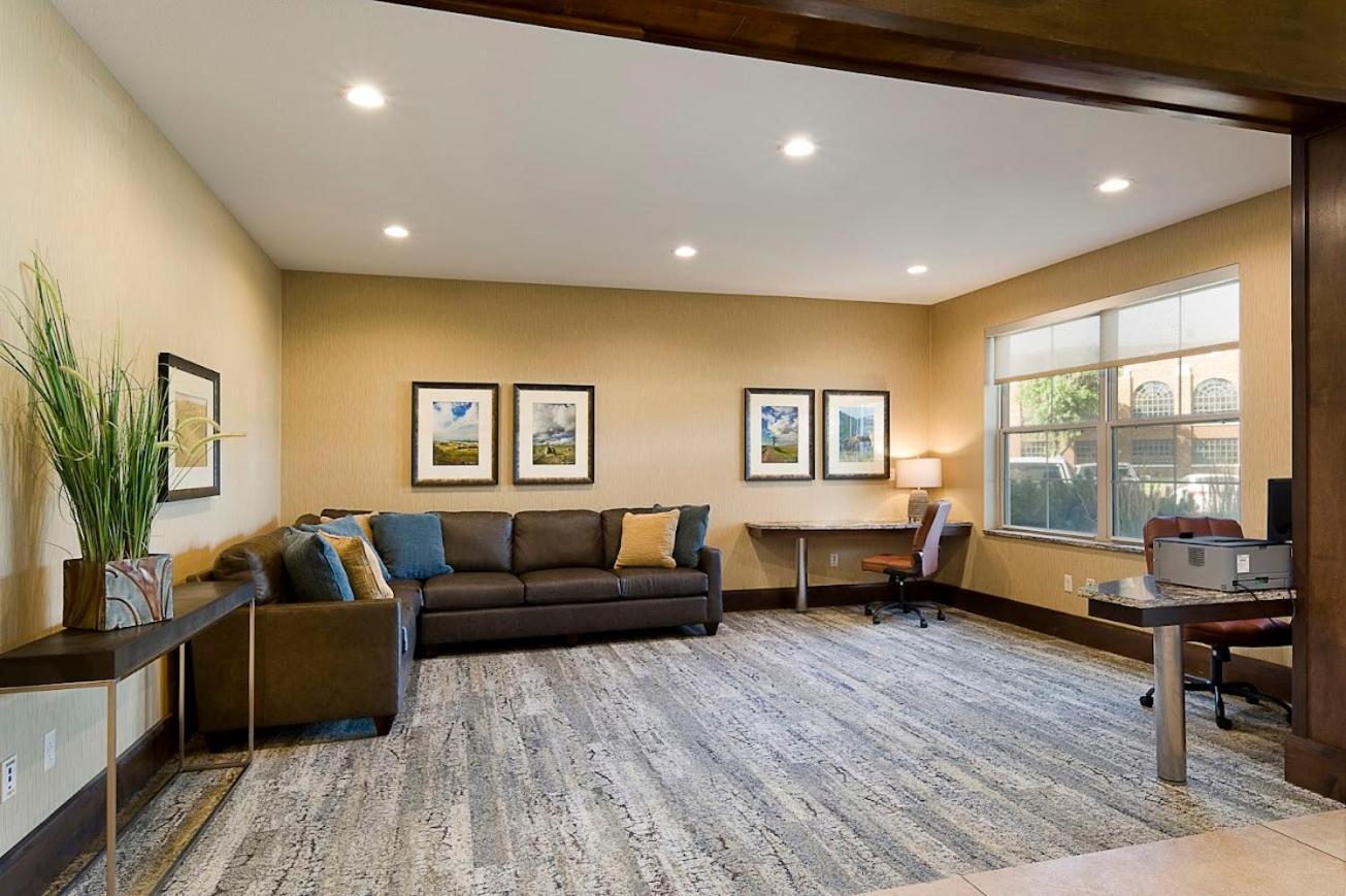 Clubhouse Hotel And Suites Pierre Luaran gambar