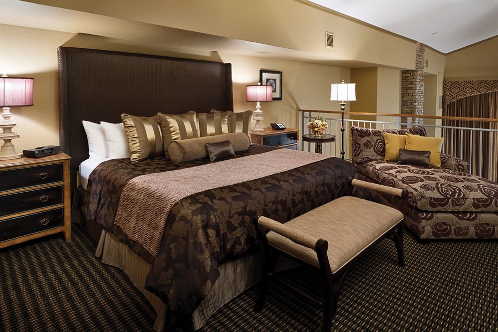 Clubhouse Hotel And Suites Pierre Luaran gambar