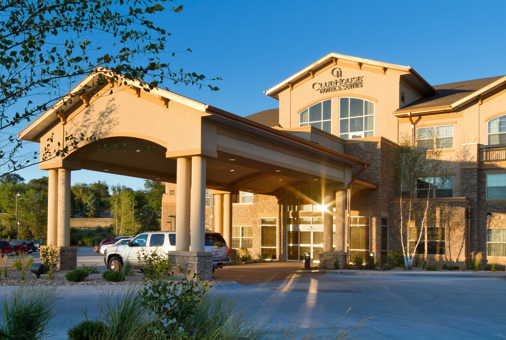 Clubhouse Hotel And Suites Pierre Luaran gambar