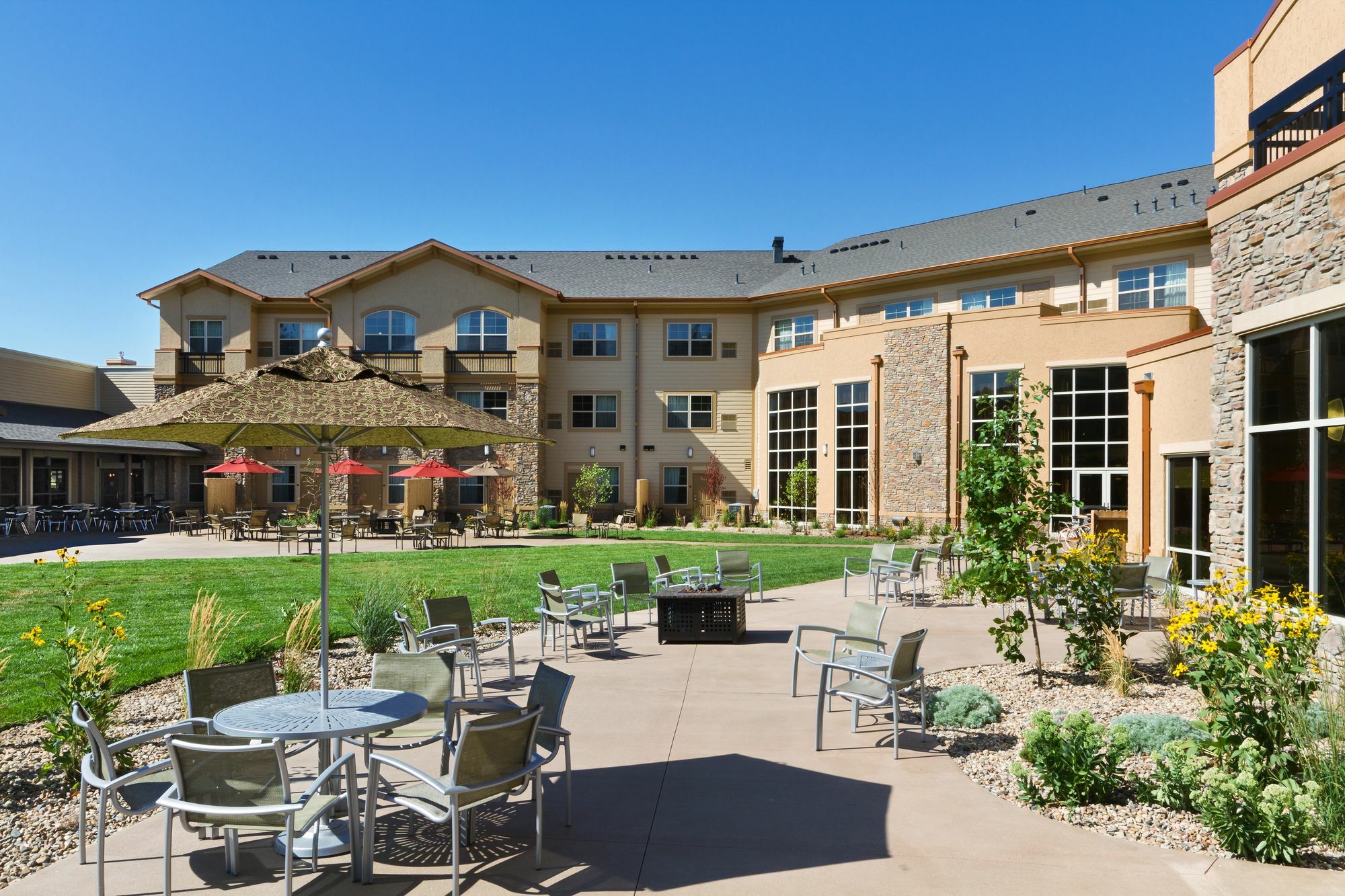 Clubhouse Hotel And Suites Pierre Luaran gambar